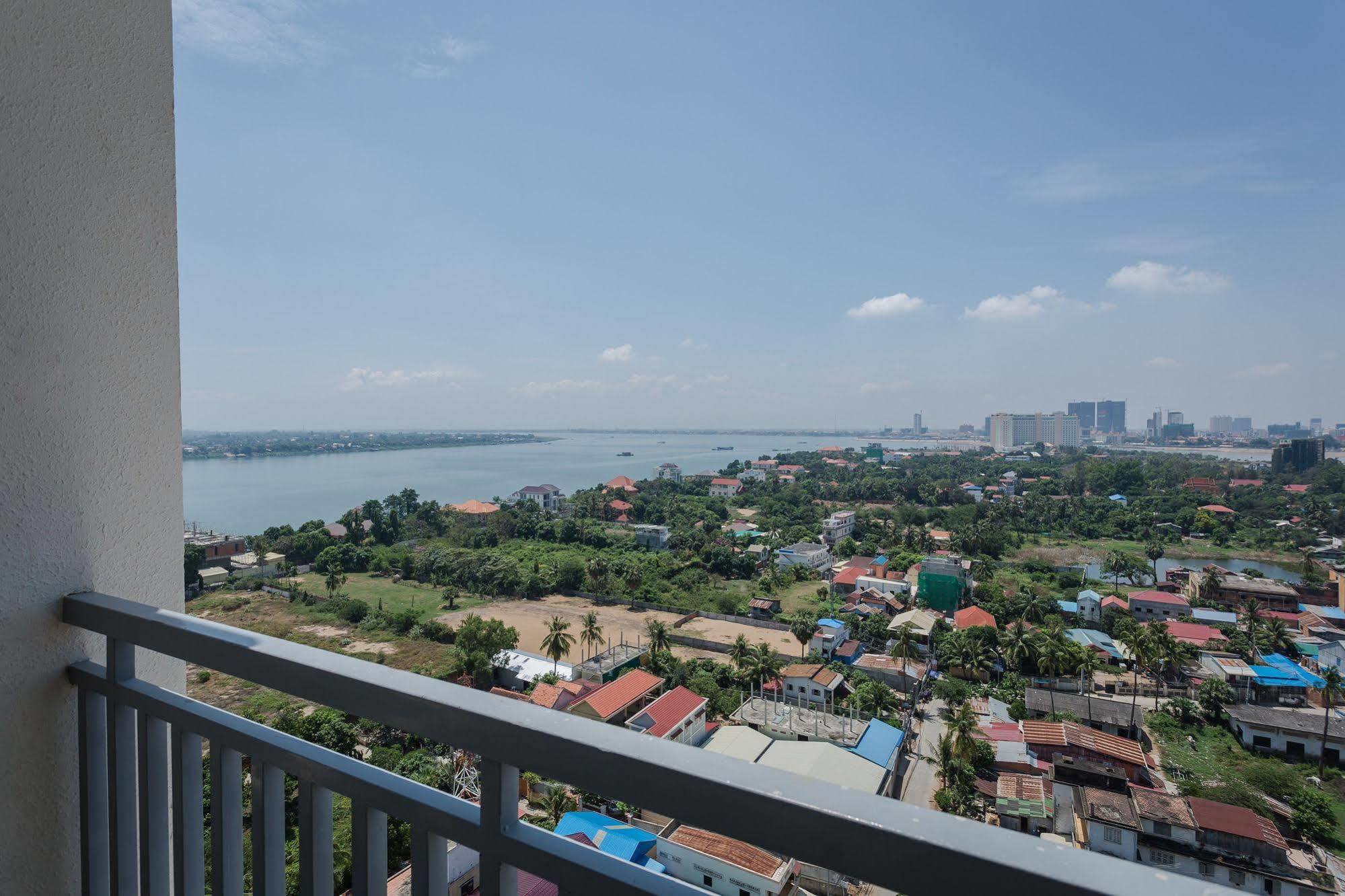 Mekong View Tower Hotel พนมเปญ ภายนอก รูปภาพ